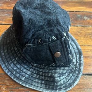 FRIED RICE NEW YORK Black Quilted Bucket Hat